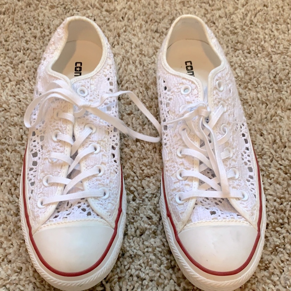 White lace converse